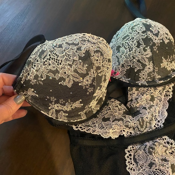 NWT. 🔥Sexy 3 piece set 🔥 - Picture 2 of 10